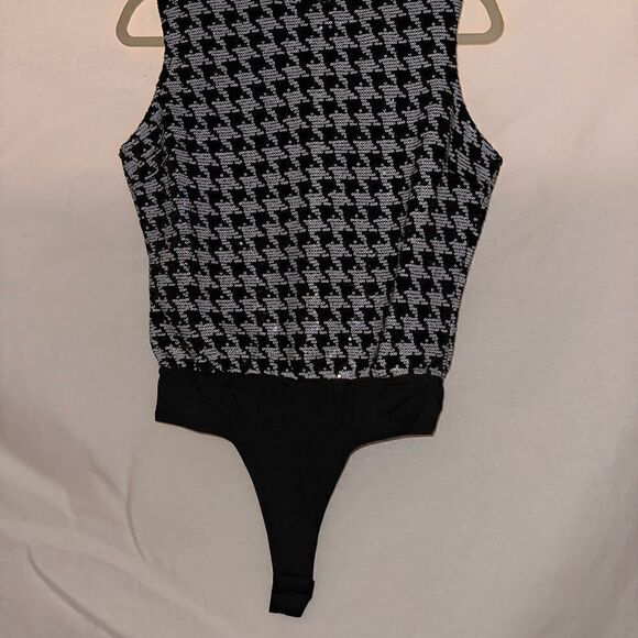 Black and white Sequence houndstooth bodysuit - Picture 12 of 13